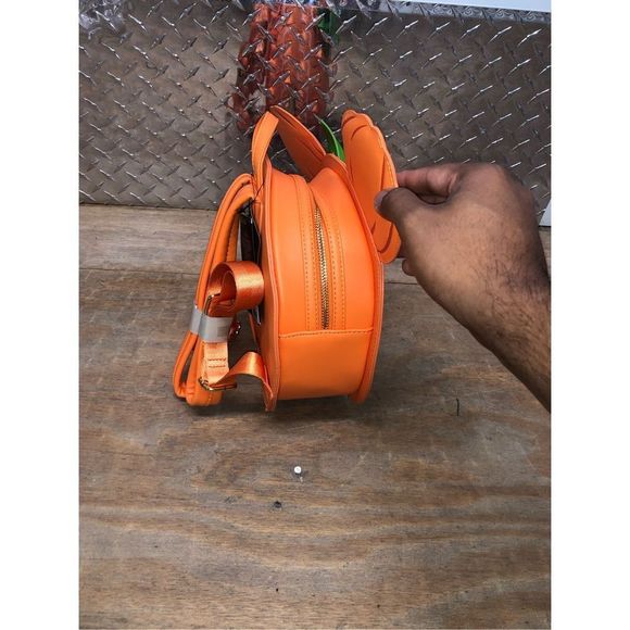 Loungefly NWT Disney Glow Face Minnie Pumpkin HALLOWEEN Backpack Purse - Picture 8 of 14